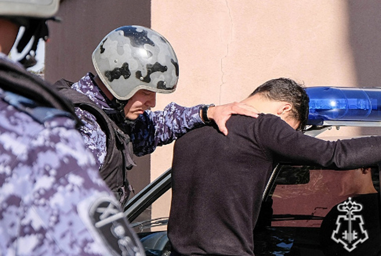 Мурманские росгвардейцы задержали местного жителя за попытку хищения из гипермаркета на сумму более 5 000 рублей