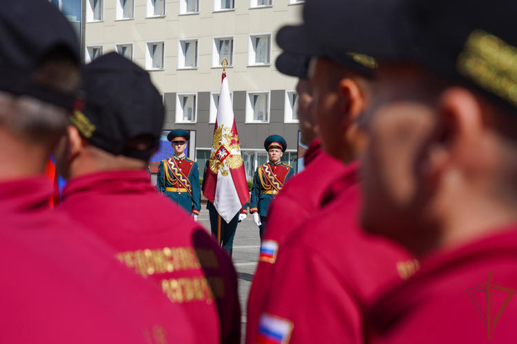 Заместитель директора Росгвардии генерал-полковник Василий Сонин поздравил победителей Всероссийского конкурса профессионального мастерства «Лучший по профессии»