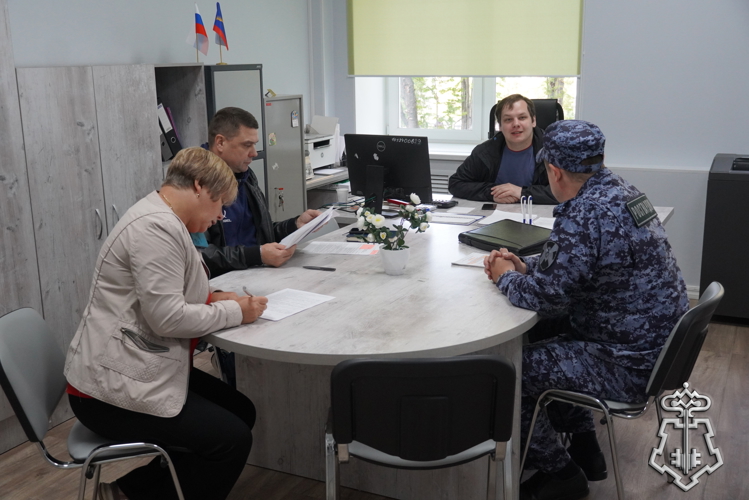 Сотрудники вневедомственной охраны Росгвардии завершают проверку образовательных учреждений на антитеррористическую защищенность
