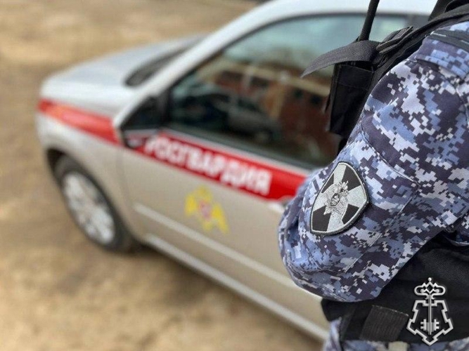Сотрудники вневедомственной охраны Росгвардии по г. Мурманску пресекли хулиганство в одном из банков города